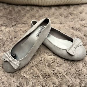American Eagle Anna Anna shoe, silver, size 5 NWOT